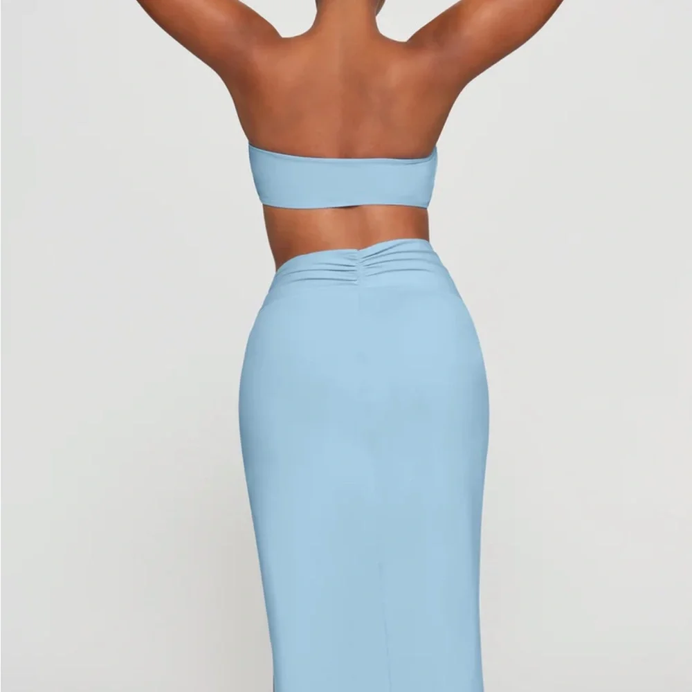 🩵SKIMS SWIM STRAPLESS BANDEAU BIKINI TOP IN IRIS BLUE S
